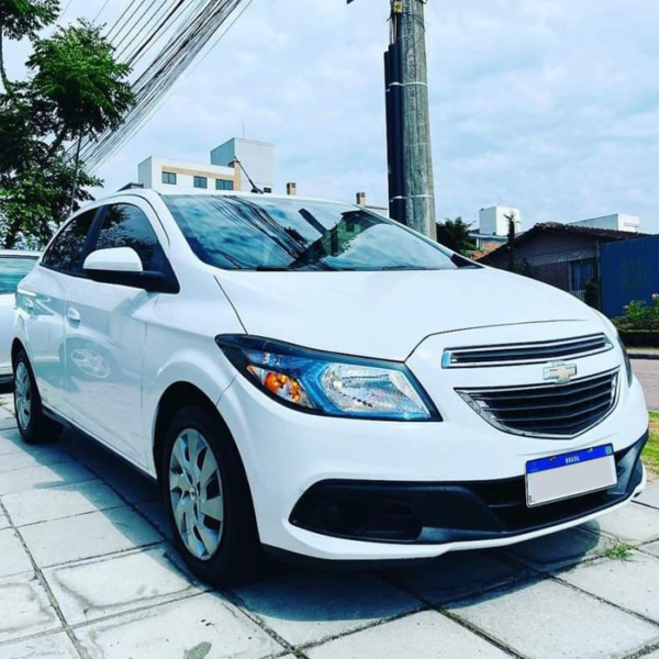 ÔNIX 1.4 LT ANO 2015